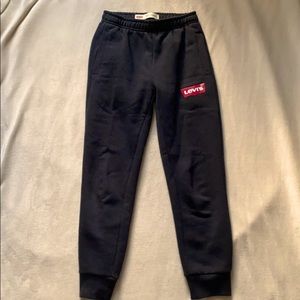 Levi’s high-rise sweatpants